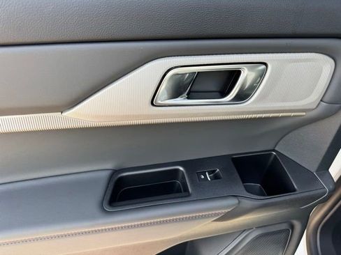 New 2026 Ford Explorer Active w/ Active Comfort Package image 15