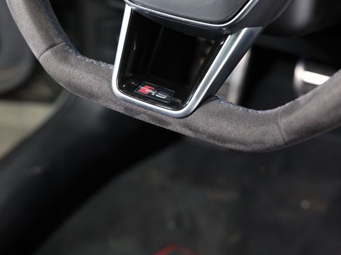 Used 2025 Audi RS 6 performance w/ Blue RS Design Package Plus image 40