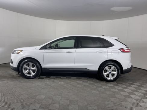 Used 2022 Ford Edge SE image 3