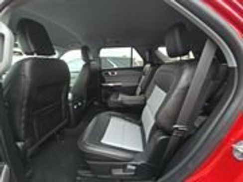 Used 2024 Ford Explorer XLT w/ Equipment Group 202A AWD/4WD image 5