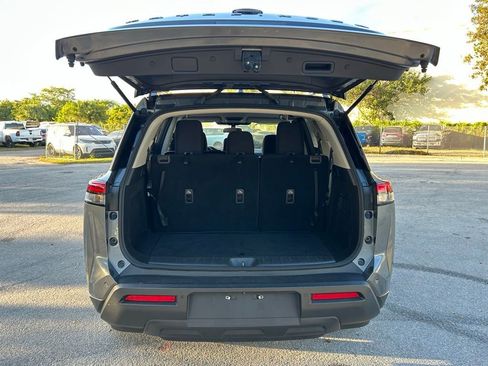 Used 2023 Nissan Pathfinder SV image 40