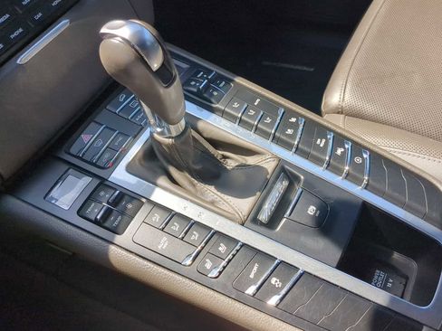Used 2017 Porsche Macan image 22
