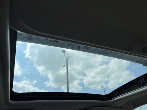 Used 2016 Subaru Forester 2.5i Limited image 13