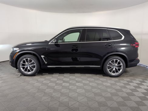 New 2026 BMW X5 sDrive40i w/ Premium Package image 2