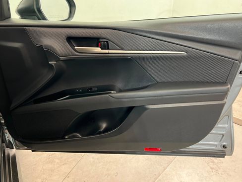 Used 2025 Toyota Camry SE image 23