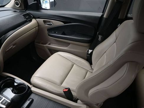 Certified 2022 Honda Pilot Touring image 11