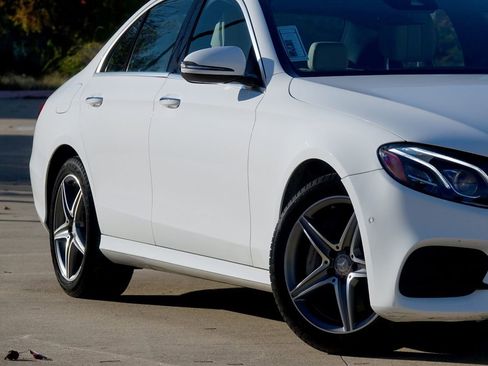 Used 2017 Mercedes-Benz E 300 4MATIC image 18