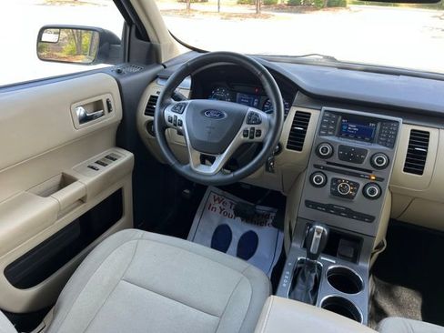 Used 2019 Ford Flex SE FWD image 29