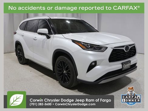 Used 2025 Toyota Highlander Limited AWD/4WD image 1