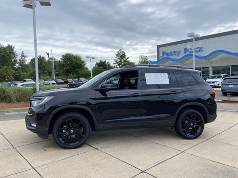 Used 2025 Honda Passport Black Edition image 6
