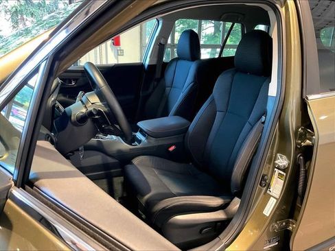 Used 2022 Subaru Outback Premium AWD/4WD image 6