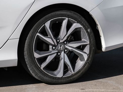 Used 2019 Honda Civic Touring image 56