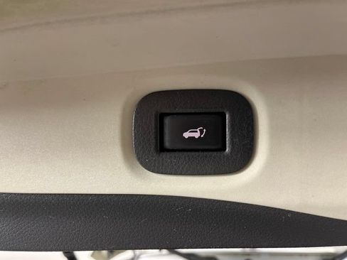 Used 2019 Nissan Rogue SV w/ Sun & Sound Touring Package FWD image 47
