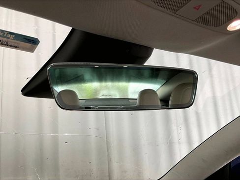 Used 2021 Tesla Model 3 Standard Range Plus image 17