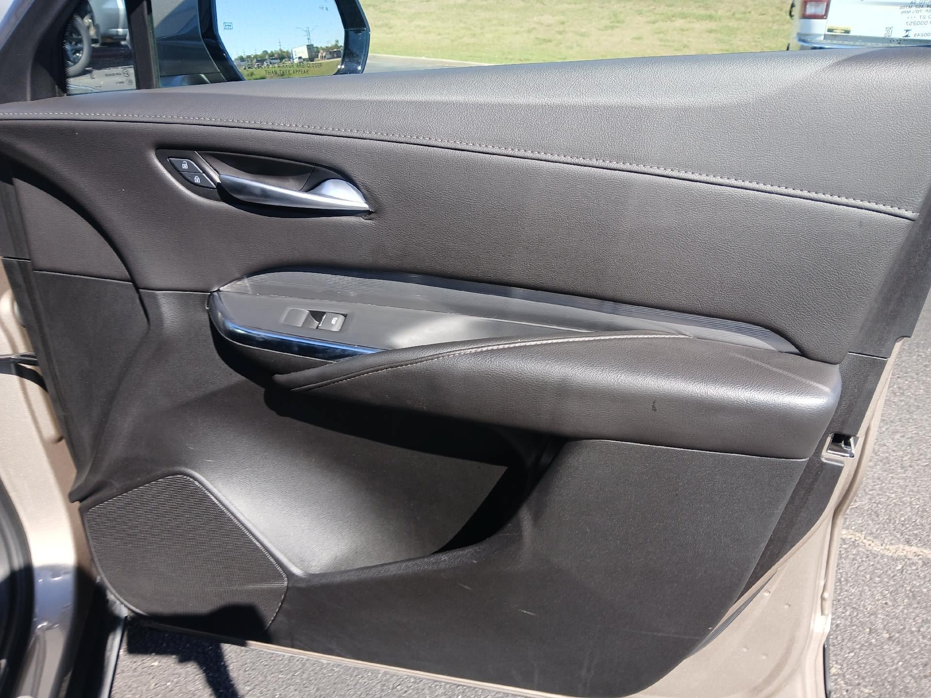 Used 2025 Cadillac XT4 Premium Luxury FWD image 24