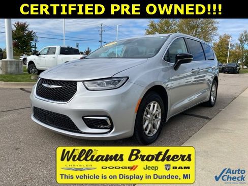 Certified 2024 Chrysler Pacifica Touring-L image 1