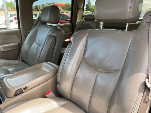 Used 2001 Chevrolet Silverado 2500 LS w/ Off-Road Skid Plate Pkg AWD/4WD image 14
