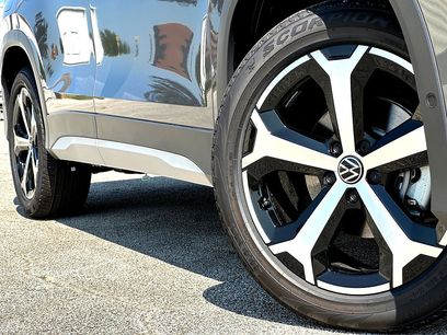 New 2026 Volkswagen Tiguan SE