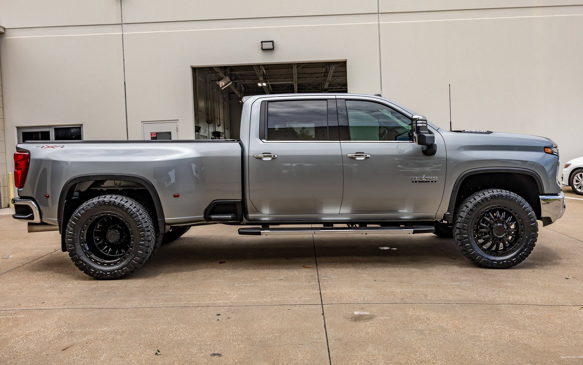 Used 2026 Chevrolet Silverado 3500 LTZ w/ LTZ Texas Edition AWD/4WD image 11
