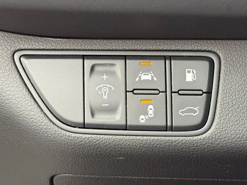 Used 2019 Genesis G70 3.3T Advanced w/ Sport Package image 37