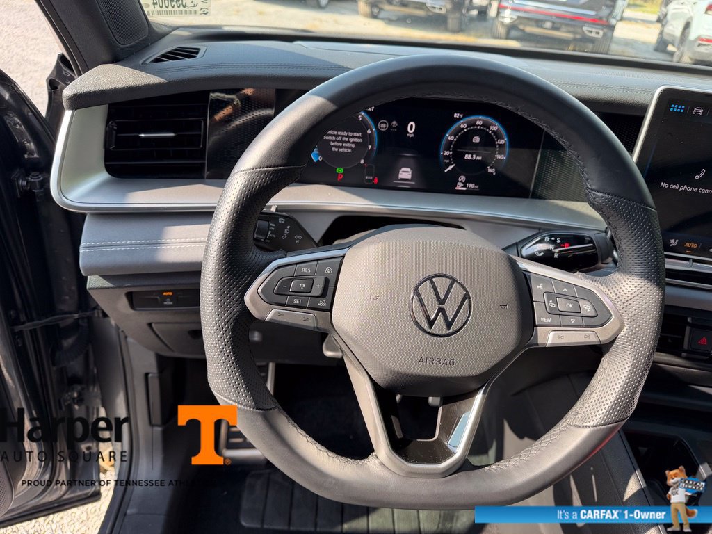 Used 2025 Volkswagen Tiguan SE R-Line FWD image 16