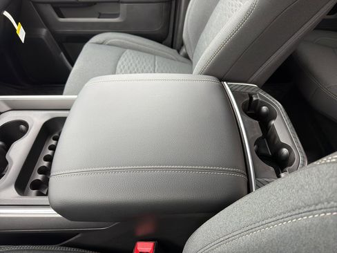 New 2026 RAM 2500 Big Horn AWD/4WD image 26