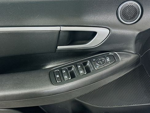 Used 2025 Hyundai Sonata SEL FWD image 15