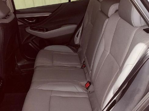 Used 2021 Subaru Outback Limited image 8