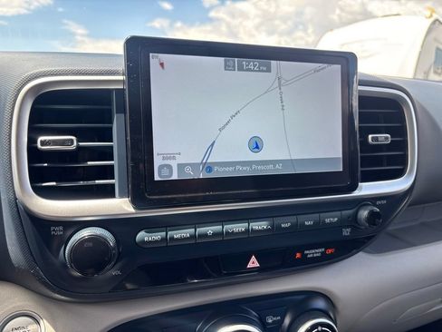 Used 2021 Hyundai Venue w/ Cargo Package FWD image 24