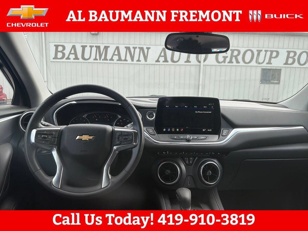 Used 2024 Chevrolet Blazer LT w/ Convenience Package FWD image 12