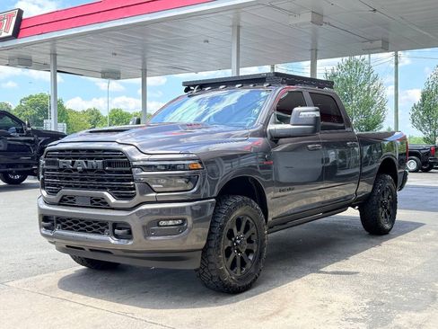 Used 2025 RAM 2500 Laramie AWD/4WD image 6
