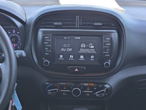 Used 2021 Kia Soul LX FWD image 19
