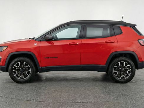 Used 2025 Jeep Compass Trailhawk image 5
