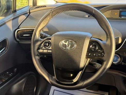 Used 2022 Toyota Prius image 14
