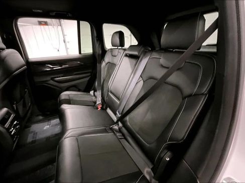 Used 2023 Jeep Grand Cherokee Altitude AWD/4WD image 25