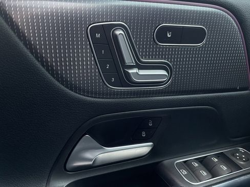 Used 2021 Mercedes-Benz GLA 250 image 13