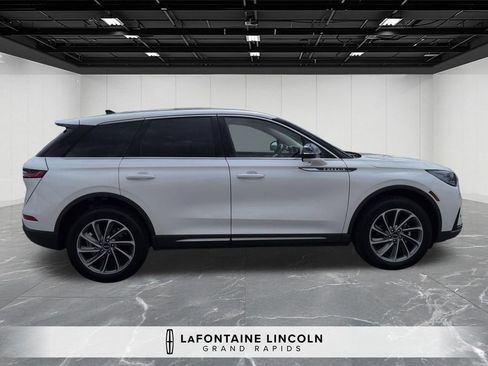 Used 2024 Lincoln Corsair AWD w/ Equipment Group 101A image 6