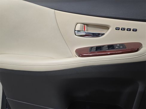 Used 2010 Lexus HS 250h image 29