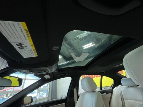 Used 2015 BMW 528i xDrive Sedan AWD/4WD image 14