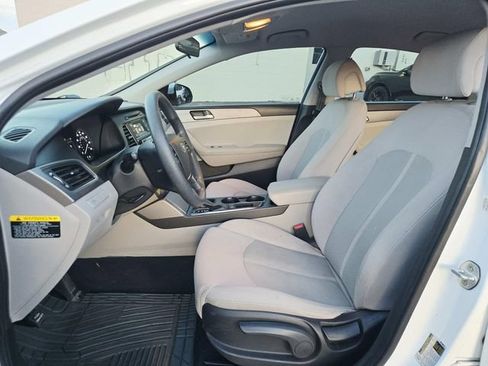 Used 2017 Hyundai Sonata SE FWD image 8