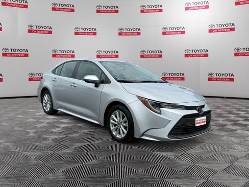 Used 2024 Toyota Corolla LE w/ LE Premium Package FWD image 3