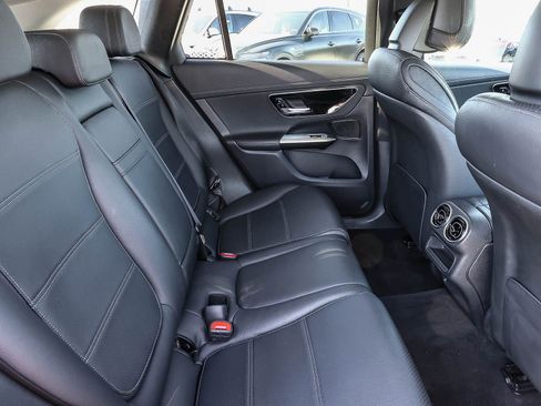 Used 2023 Mercedes-Benz GLC 300 image 19