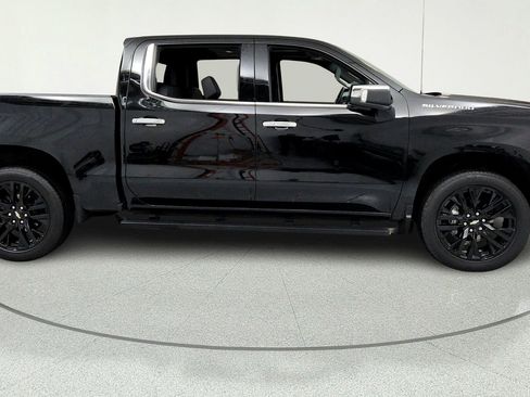 Certified 2024 Chevrolet Silverado 1500 LTZ w/ LTZ Premium Package AWD/4WD image 6