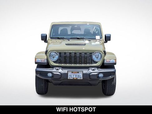 Used 2026 Jeep Gladiator Sport AWD/4WD image 4