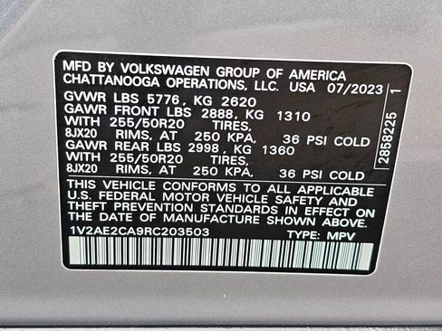 Certified 2024 Volkswagen Atlas Cross Sport SEL R-Line AWD/4WD image 30
