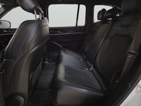 Used 2025 Jeep Grand Cherokee Trailhawk image 22