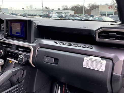 Used 2024 Toyota Tacoma SR5 image 17