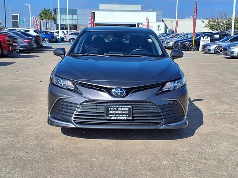 Used 2022 Toyota Camry LE image 25