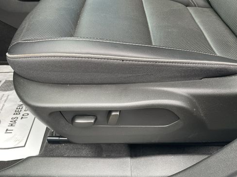 Certified 2023 Buick Envision Essence FWD image 19