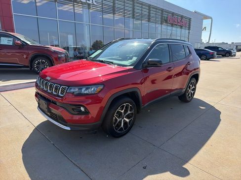 Used 2025 Jeep Compass Limited AWD/4WD image 1